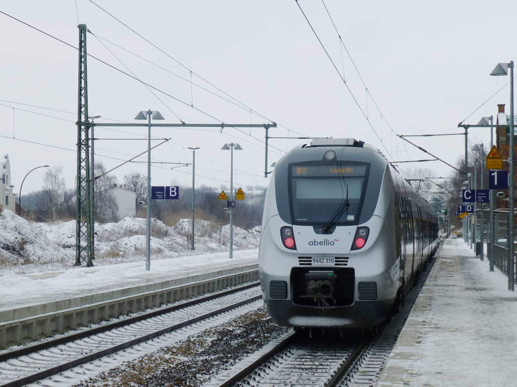 Talent 442 310 als RE17 nach Leipzig Hbf in Apolda, 1.3.16