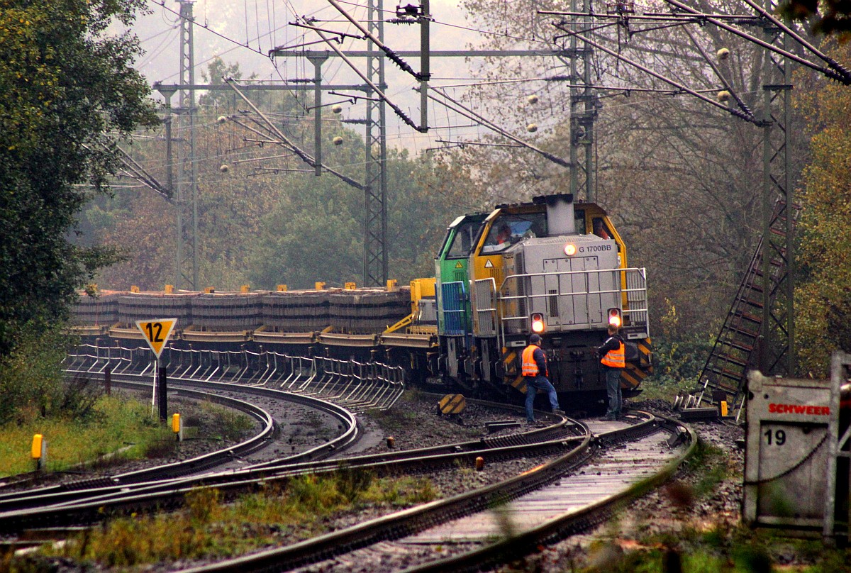 Teleaufnahme der beiden für die Bauarbeiten in und um Schleswig eingesetzten Bauzugdiesel von Schweerbau/LDS die 1277 030 und 031...Schleswig 18.10.2015