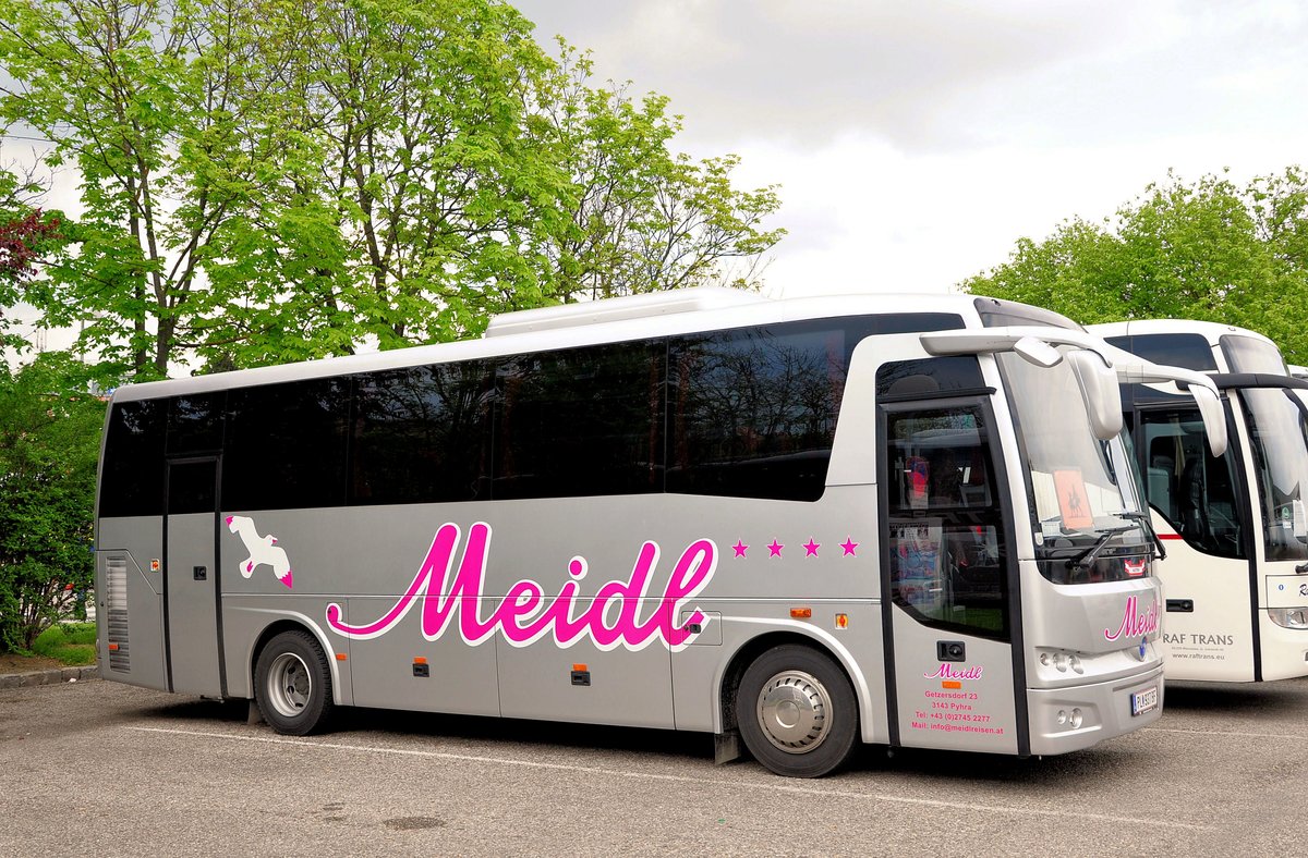 Temsa Bus von Meidl Reisen aus Niedersterreich in Krems gesehen.