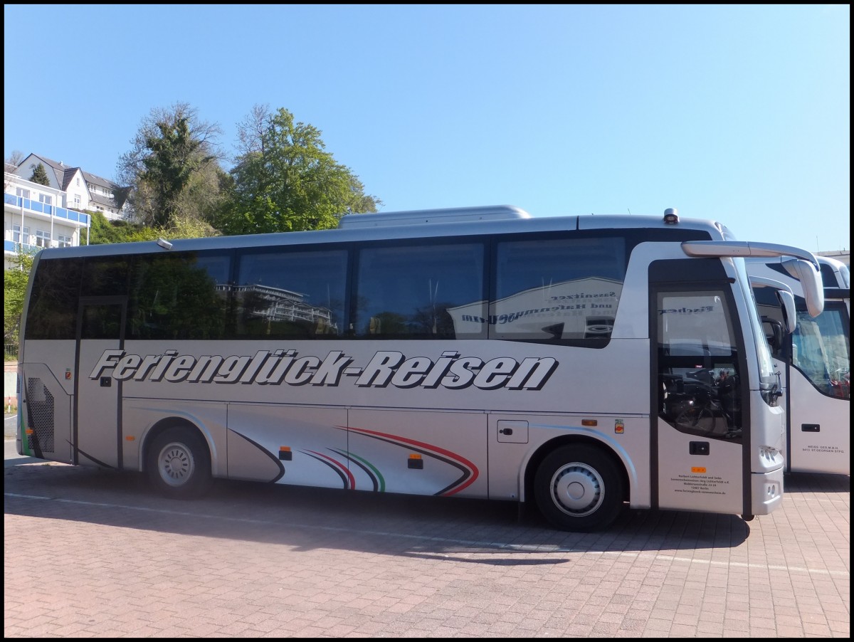 Temsa MD9 von Sonnenschein-Reisen aus Deutschland im Stadthafen Sassnitz. 