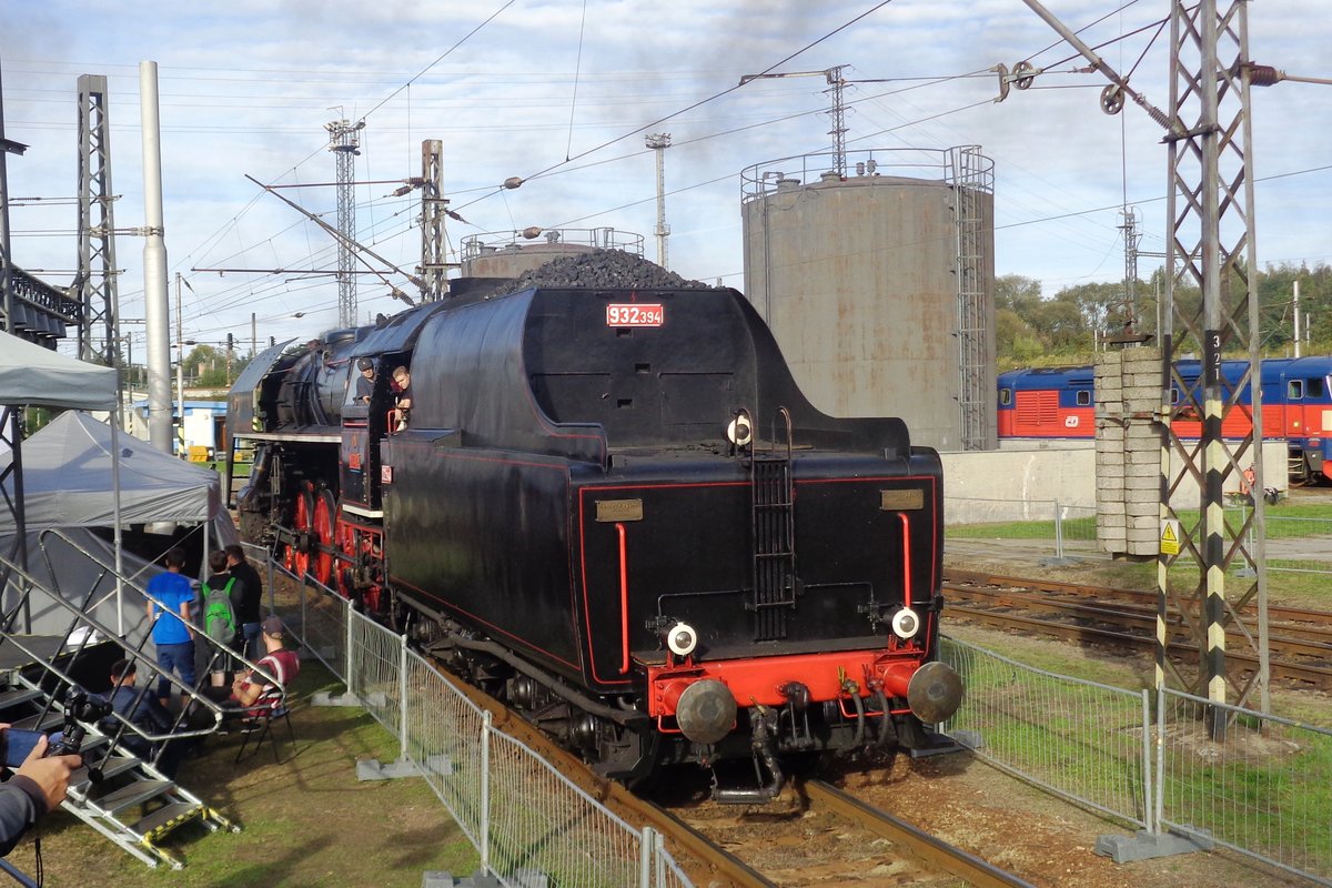 Tender vorn treft 475 179 ins bw von Ceske Budejovice ein am 22 September 2018.