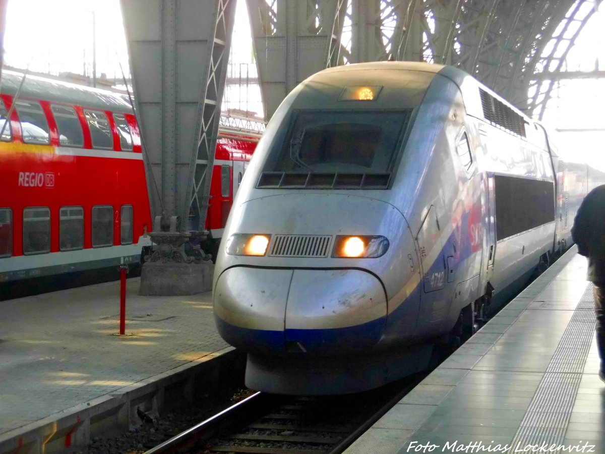 TGV Triebwagen 4712 der SNCF im Bahnhof Frankfurt (Main) Hbf am 22.1.17