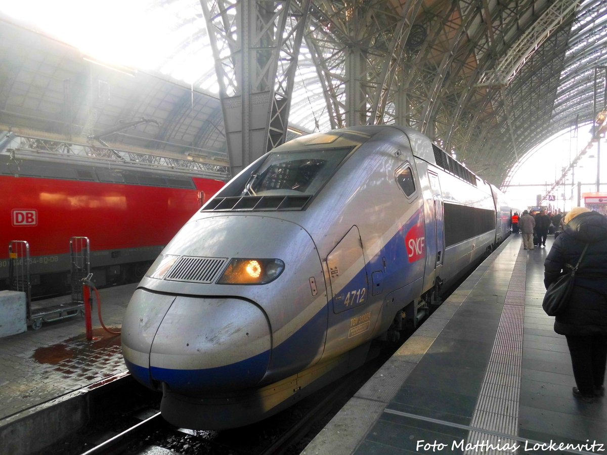 TGV Triebwagen 4712 der SNCF im Bahnhof Frankfurt (Main) Hbf am 22.1.17