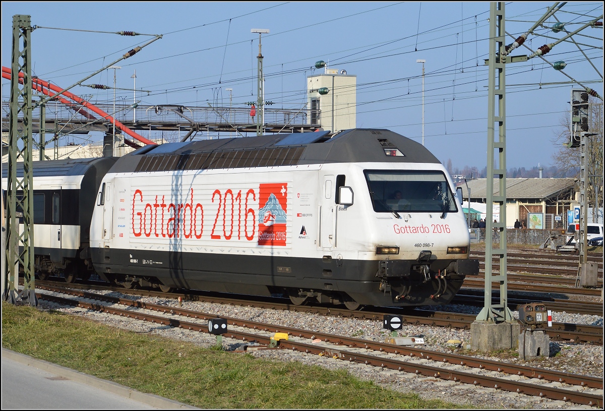 Thema des Jahres 2016. Gottardo 2016 auf der Re 460 098-7.
Konstanz, März 2016.