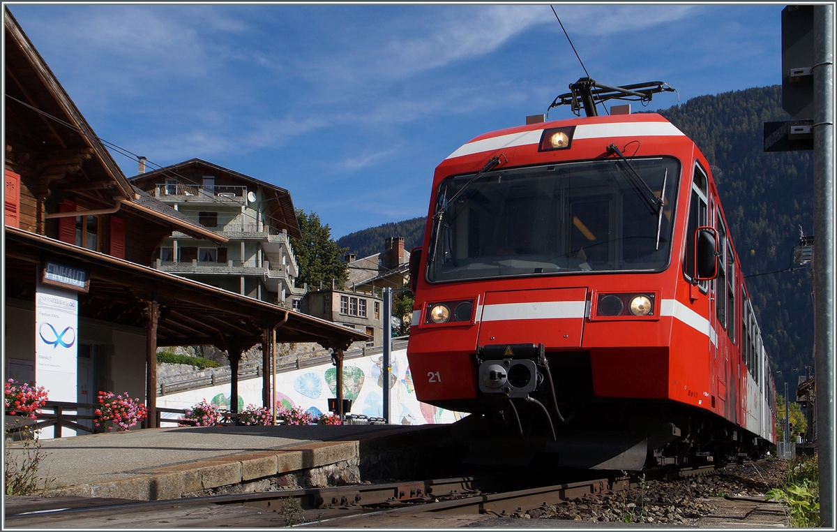 TMR (M-C) BDeh 4/8 21 (SNCF Z800 UIC N° 90 85 838 0821-1 CH-TMRSA) in Finhaut. 
03. Oktober 2014