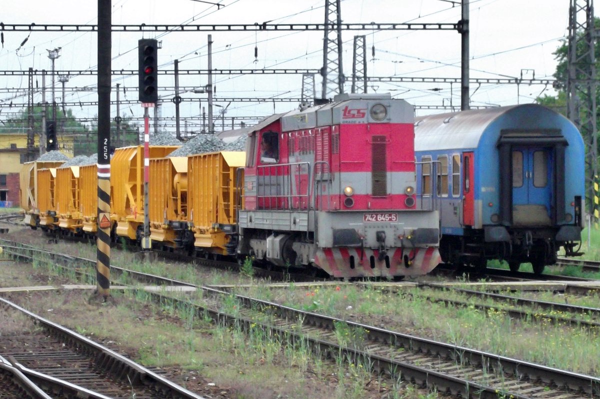 TSS 742 645 steht am 16 Mai 2016 in Kolín.