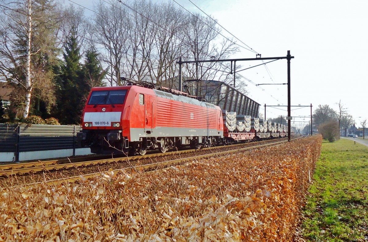 Tunnelteilenzug 45727 mit 189 070 durchfahrt Wijchen am 3 Mai 2013.