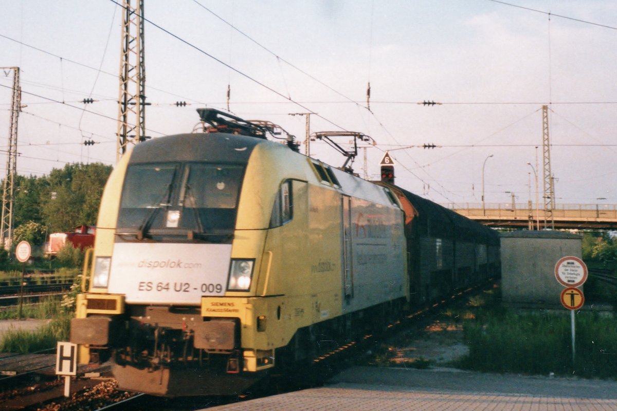 TX Log U2-009 durchfahrt Landshut am 3 Juni 2003.