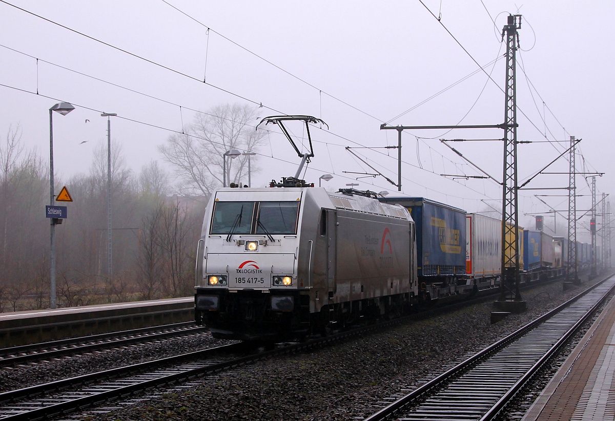 TXLA 0185 417-5 mit dem DGS 45699 bei der Durchfahrt in Schleswig 06.04.2014