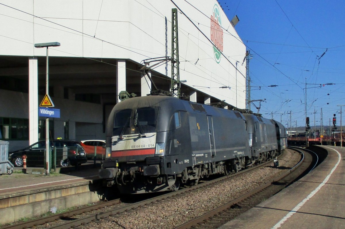 U2-014 sachleppt ein Kohlezug durch Völklingen am 27 März 2017.