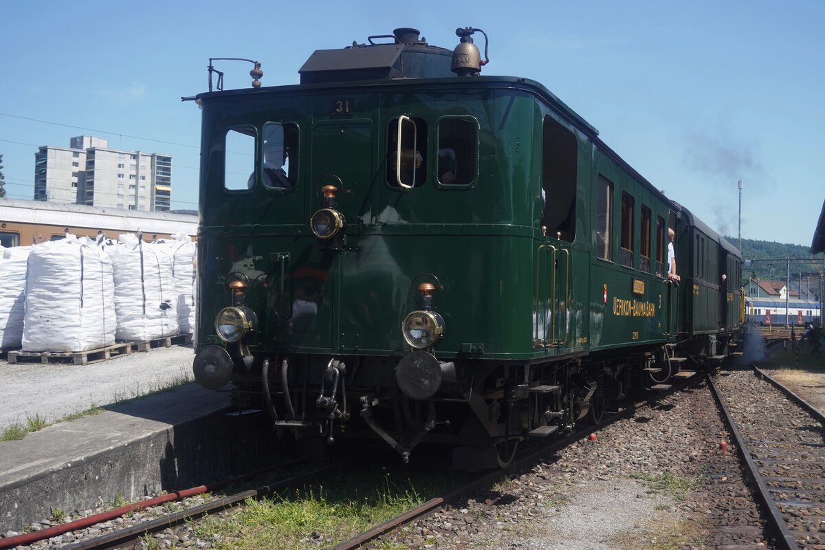UeBB CZm 1/2 No.31 steht am 23 Mai 2026 ins Bw Brugg AG, welches Bw von Verein Mikado 1244 und SBB Historic geteilt wird. Noch kann Mann am Pfingsten viele Museumsz�ge von und nach das Bw Brugg geniessen -obwohl es Ger�chte gibt,  SBB Historic wollen deren bis heute interssante Anwesendheid dort r�umen m�chten.