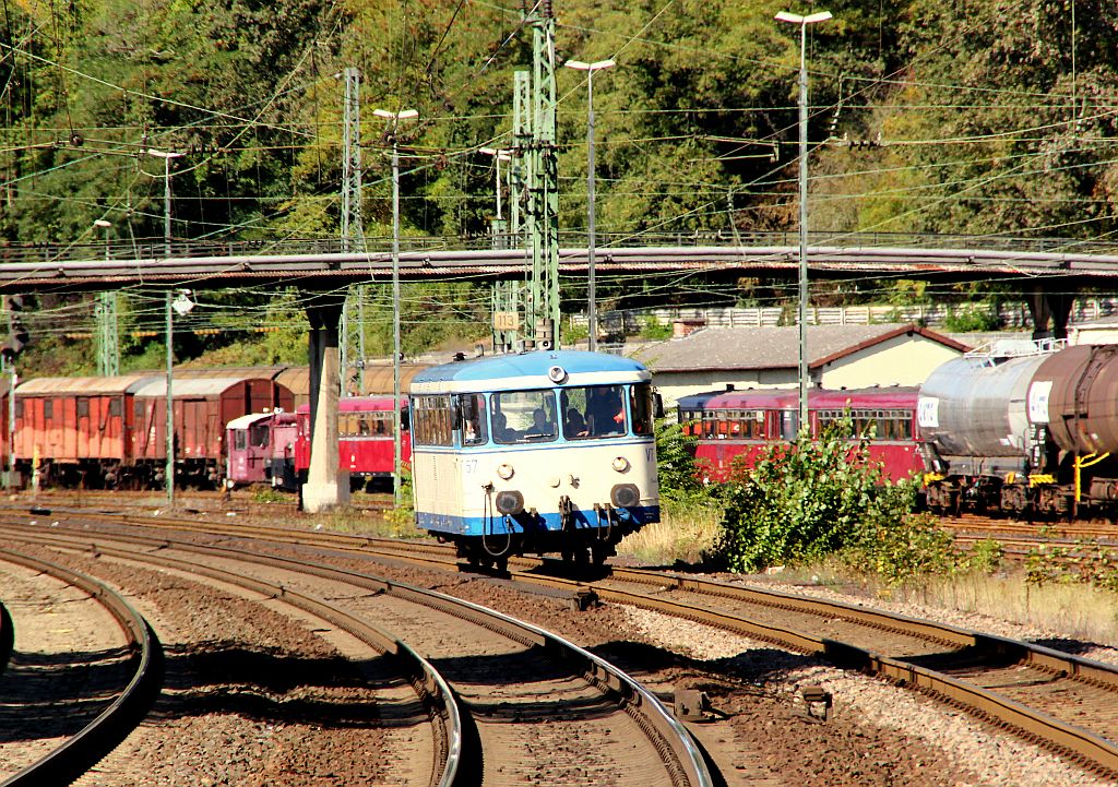 Überraschend kam in Linz am Rhein der VT 57(798 808-2) der HLB von einer Brauerei-Sonderfahrt angefahren. 30.09.12