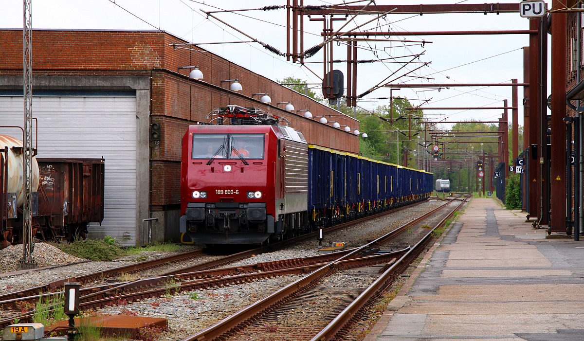 Überraschungsgast....PRESS 189 800-6 mit einem 20 Wagen frisch reviosinierter Eaos Wagen von Axbenet Slowakia. Pattburg 13.05.2022