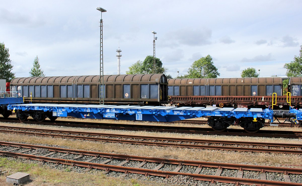 Umgebauter vierachsiger Flachwagen von ERR i.E für RDC der Gattung Snps6 registriert unter 3780 4725 867-8. Niebüll 01.09.2019