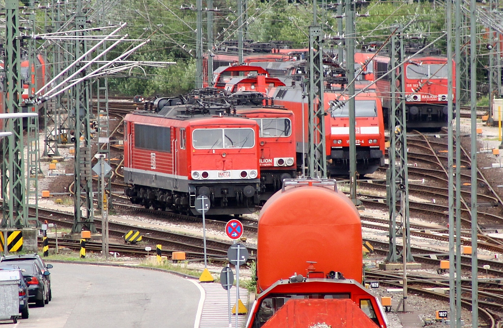 Unbekannte MEG Lok der BR 155 abgestellt im  Park fermè  im Rbf Maschen. 29.06.2013