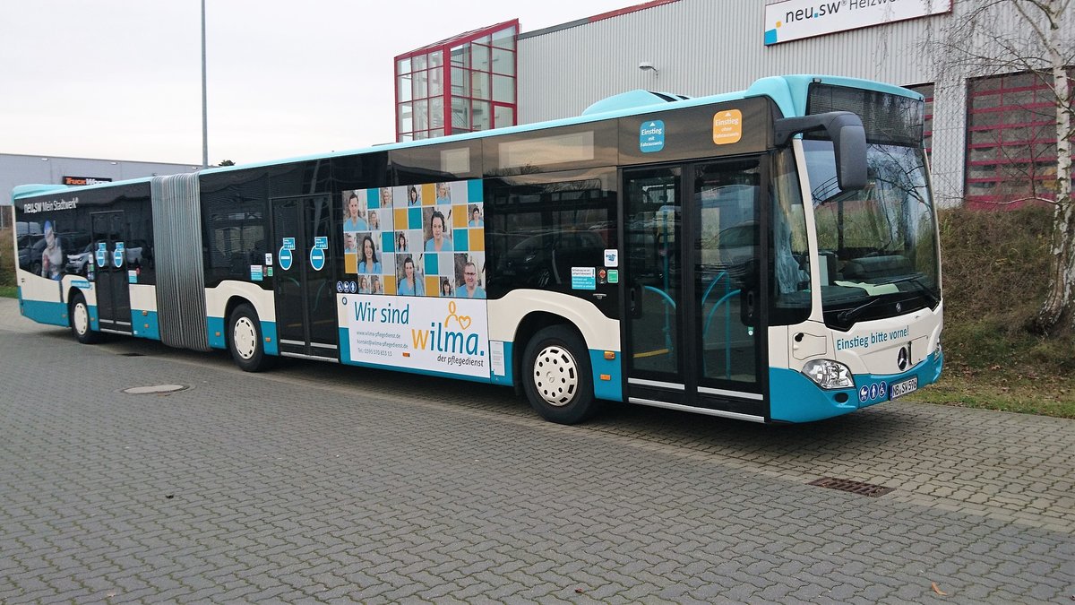 ....und der zweiter Citaro NB SW 596 der im Juni 2017 angeschafft wurde bei den Stadtwerken Neubrandenburg 
...auf diesem Citaro ist auch wieder ein Sportler und zwar von den Tollense Sharks zusehen
(Dezember 2017 )