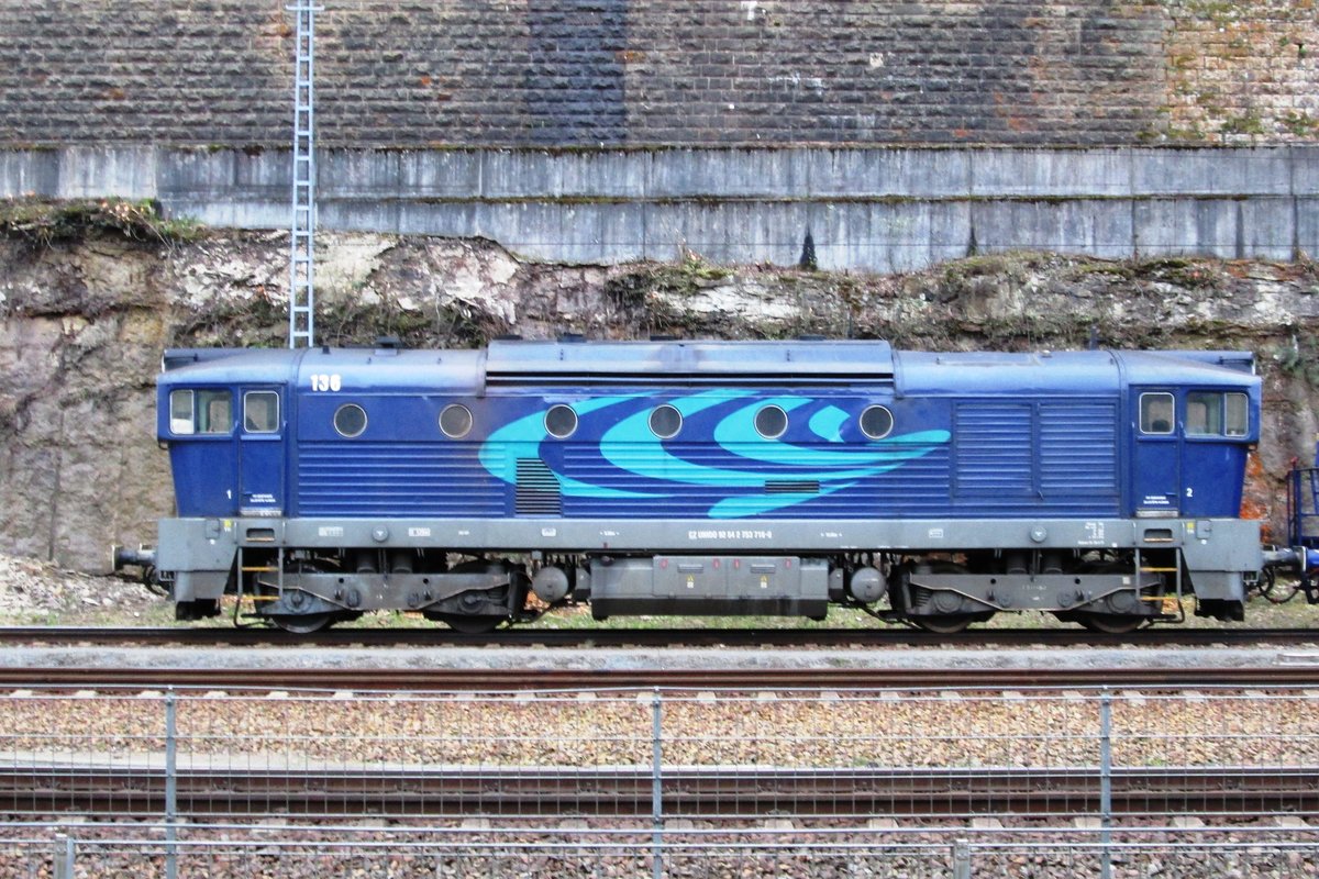 UniPetrol 753 716 steht am 11 April 2014 in Bad Schandau.