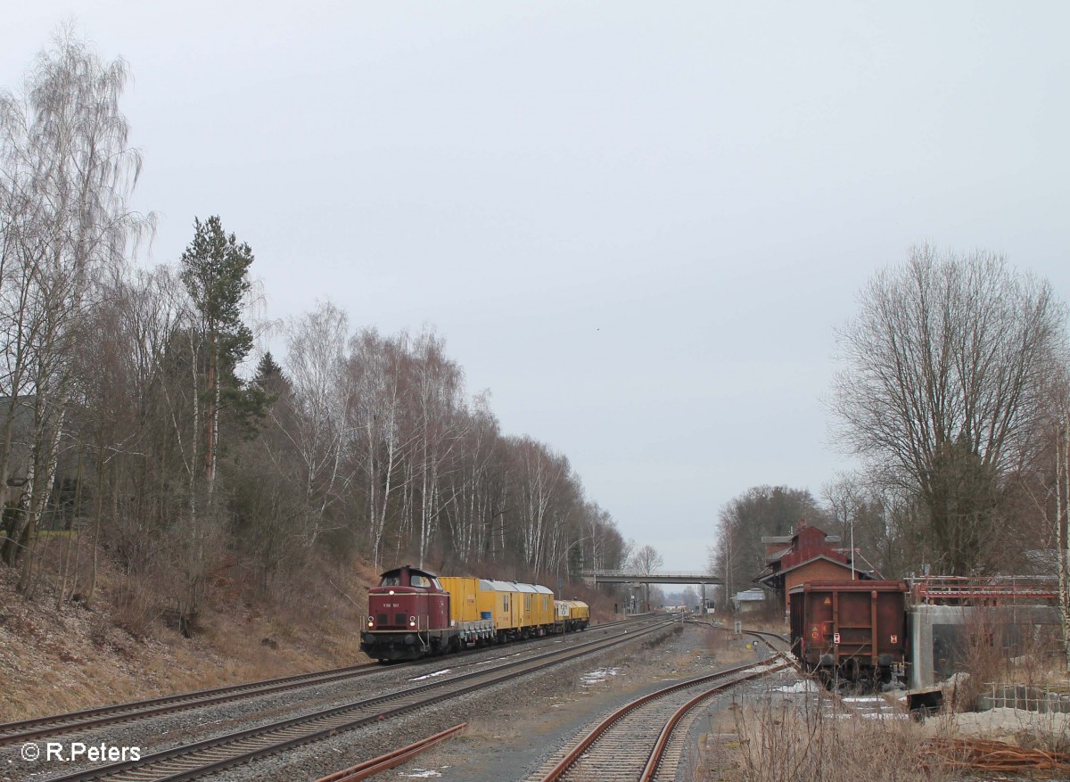 V100 1041 mit DGV92697 Senftenberg - Ansbach bei der durchfahrt von Waltershof. 05.03.16