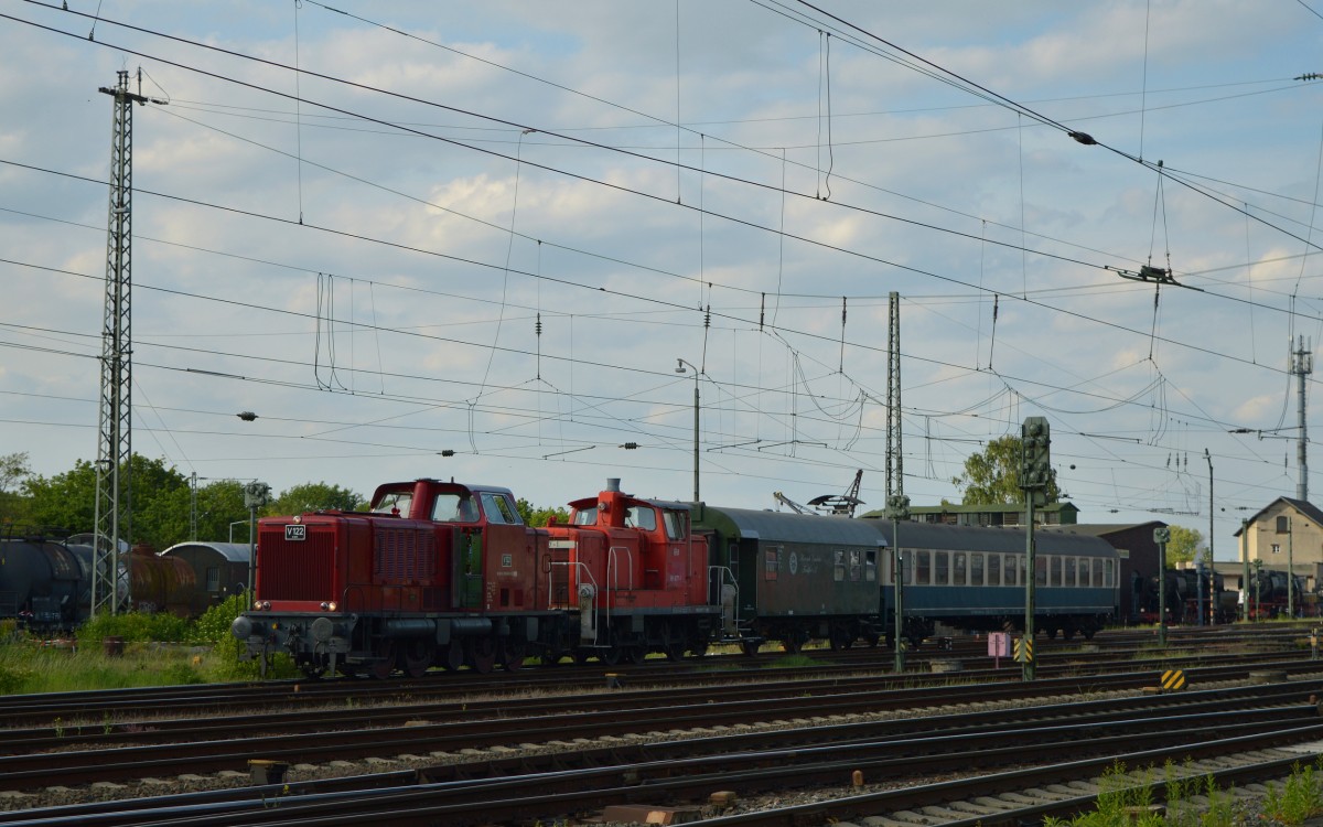 V122 und eine 360 der Pfalzbahn bei Rangierarbeiten in Darmstadt Kranichstein am 17.05.2015