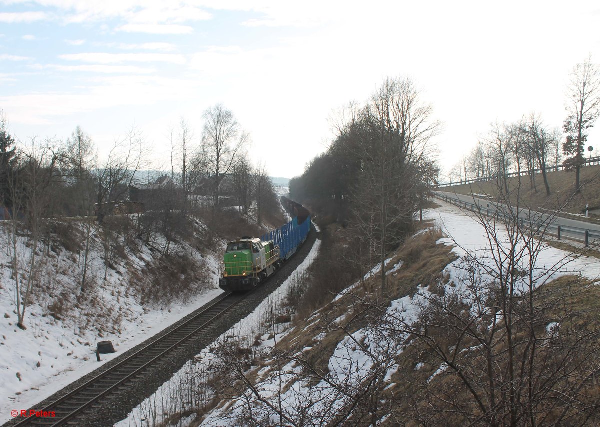 V1700.03 alias 277 004-8 mit dem Leer Holzzug Wiesau - Cheb bei Seußen. 16.02.17