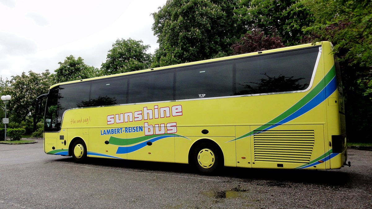 Van Hool T915 Acron von Lambert Reisen aus der BRD in Krems gesehen.