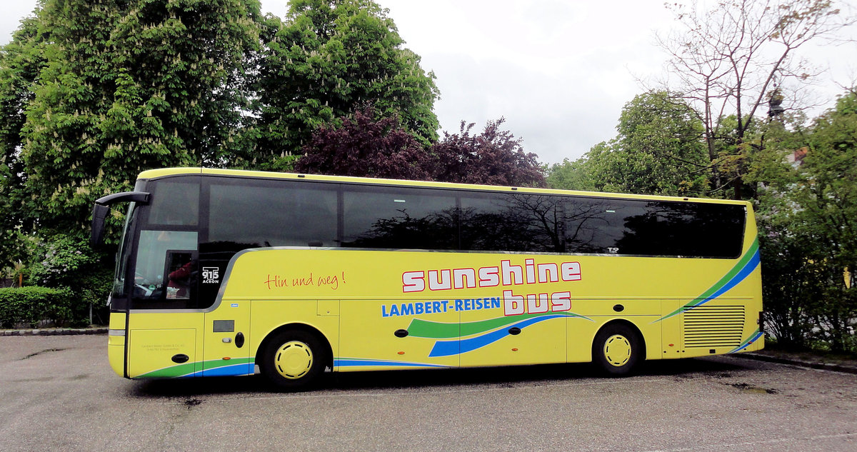 Van Hool T915 Acron von Lambert Reisen aus der BRD in Krems gesehen.