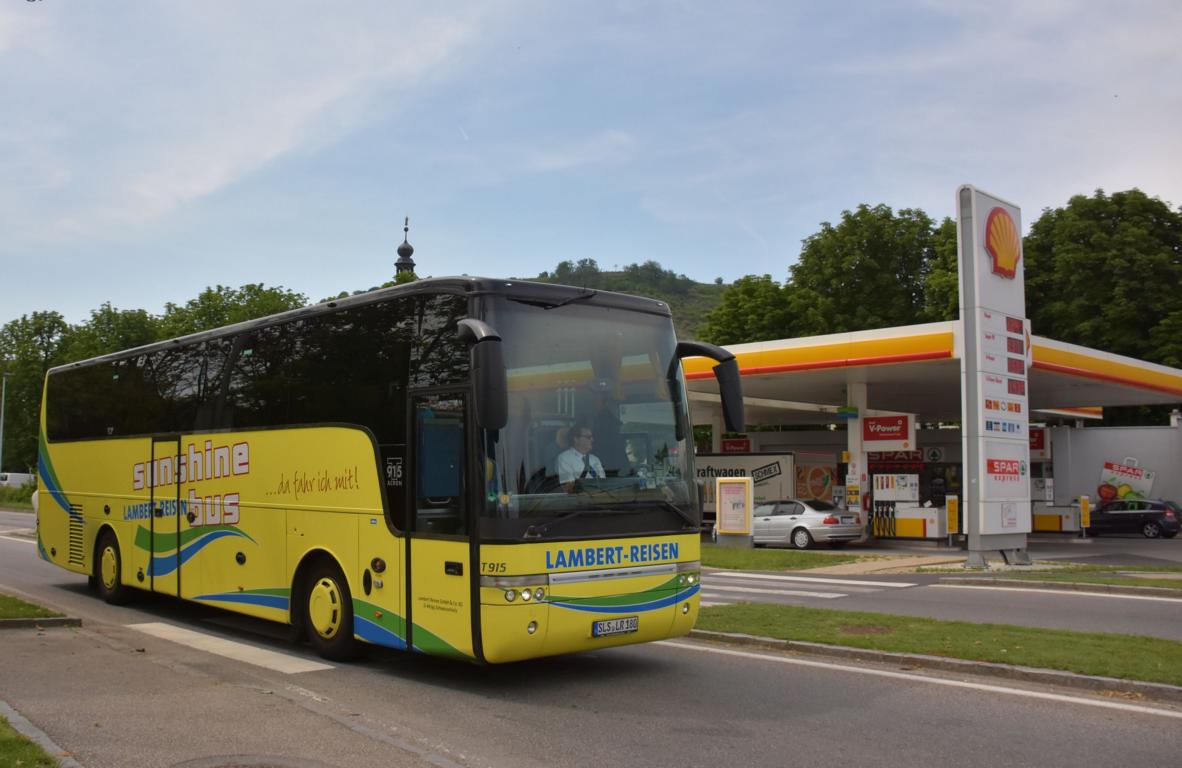 Van Hool T915 Acron von Lambert Reisen aus der BRD 2018 in Krems gesehen.