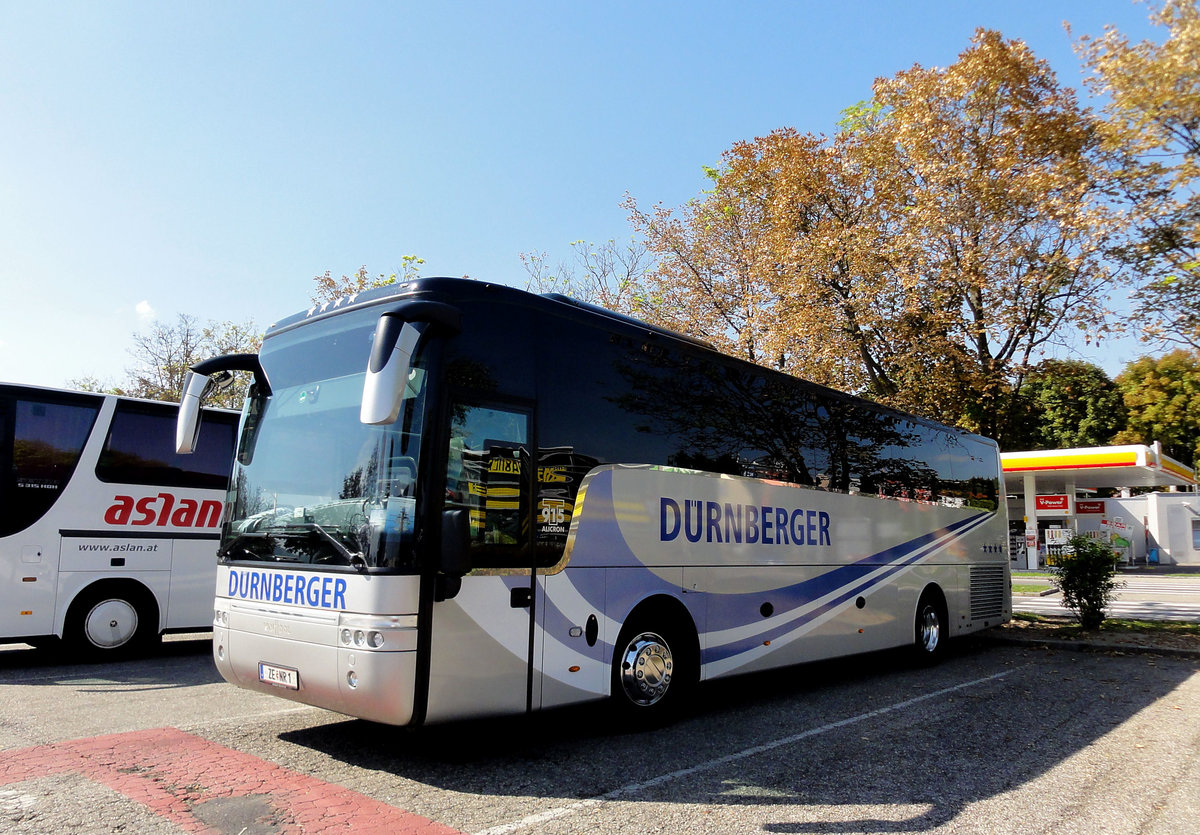 Van Hool T915 Alicron von Drnberger Reisen aus sterreich in Krems.