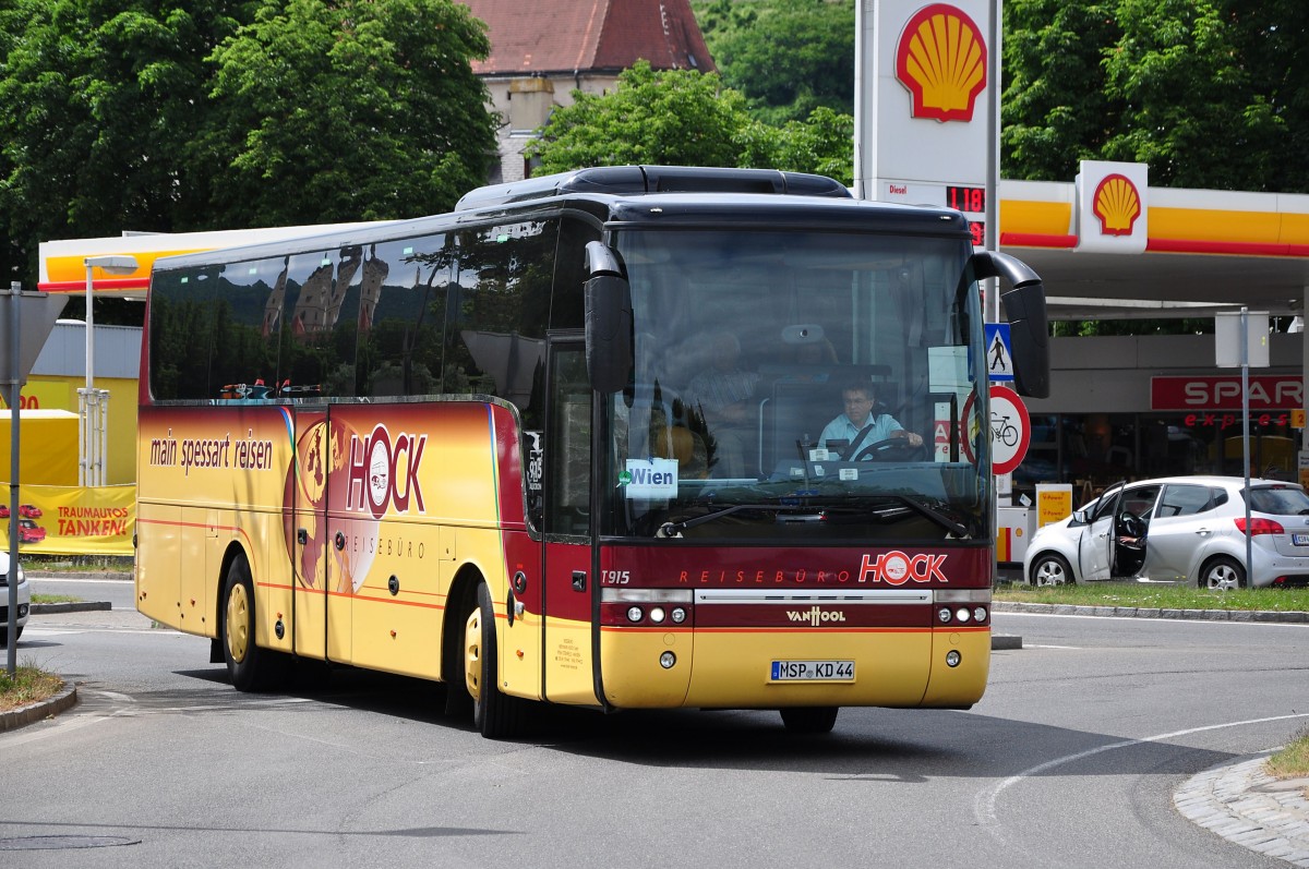 Van Hool T915 Alicron von Hock Reisen aus der BRD im Juni 2015 in Krems.