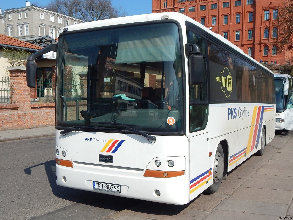 Van Hool T915 CL von PKS Gryfice aus Polen in Stettin.