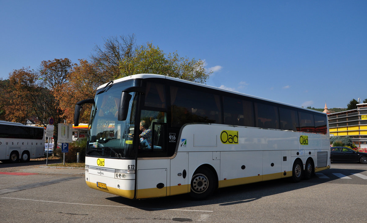 Van Hool T916 Acron von OAD Reisen aus den NL in Krems.