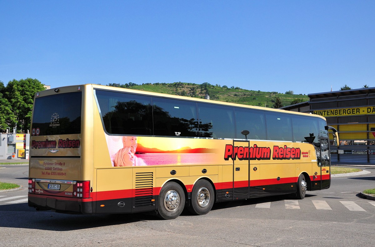 Van Hool T916 Acron von Premium Reisen aus der BRD in Krems gesehen.