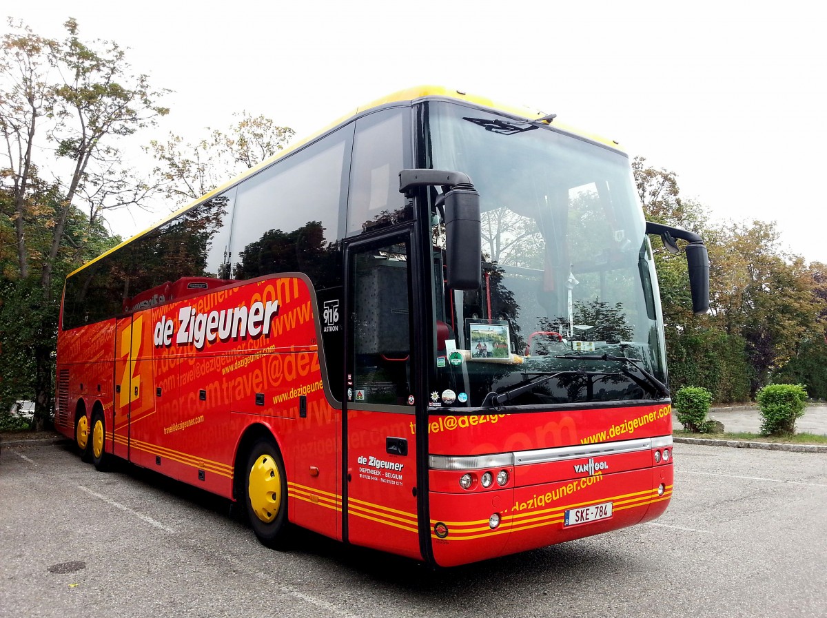 Van Hool T916 Astron von De Zigeuner/Belgien im Juli 2014 in Krems.