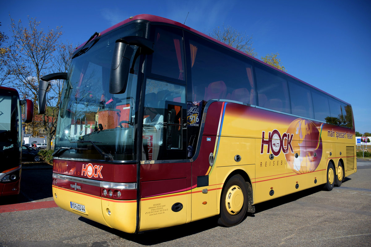 Van Hool T916 Astron von Hock Reisen aus der BRD in Krems.