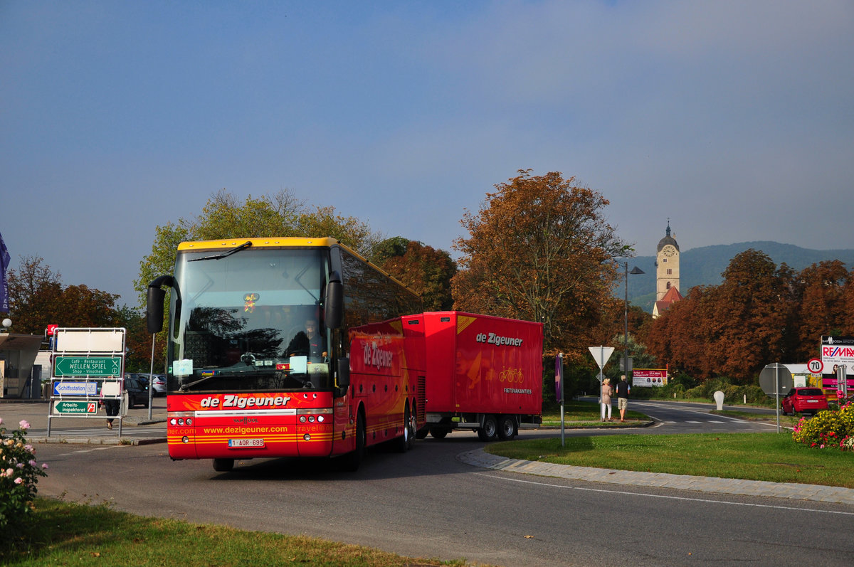 Van Hool T916 Astronef von de Zigeuner Reisen aus Belgien in Krems.