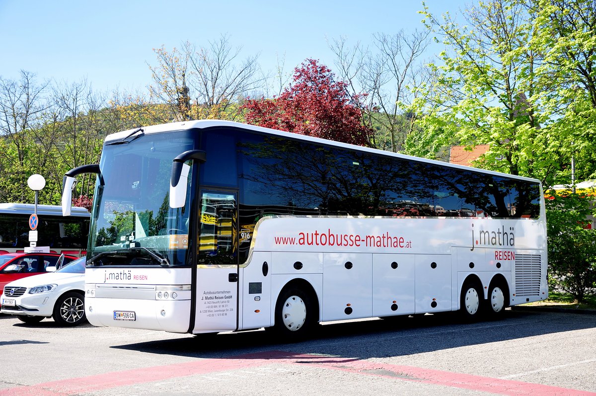 Van Hool T916 Astronef von Math Reisen aus sterreich in Krems gesehen.