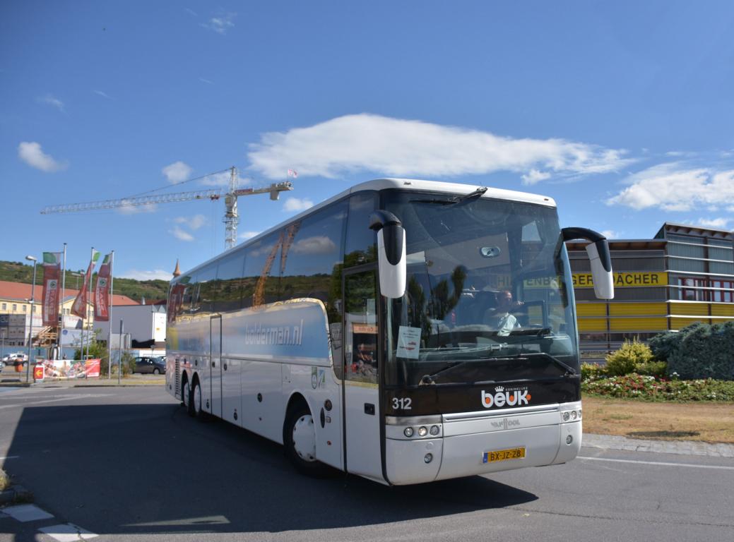 Van Hool T917 Acron von Beuk Reisen aus den NL 06/2017 in Krems.