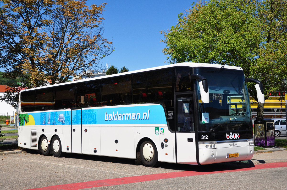 Van Hool T917 Acron von Boldermann Reisen.nl in Krems gesehen.