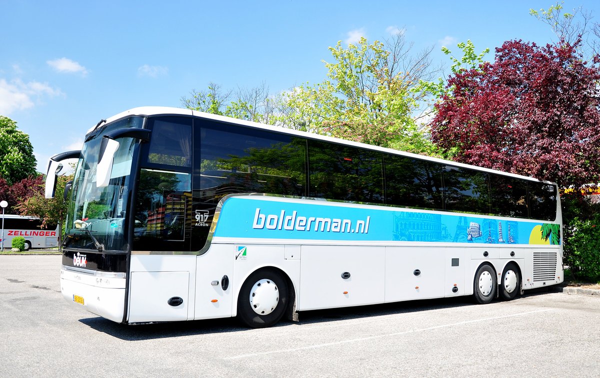 Van Hool T917 acron von Boldermann.nl in Krems gesehen.