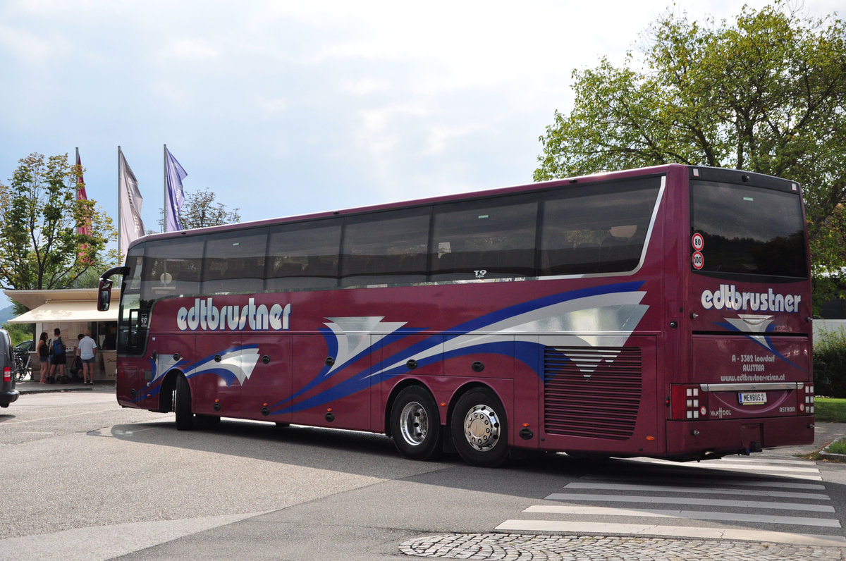 Van Hool T917 Astron von Edtbrustner Reisen aus Niedersterreich in Krems unterwegs.