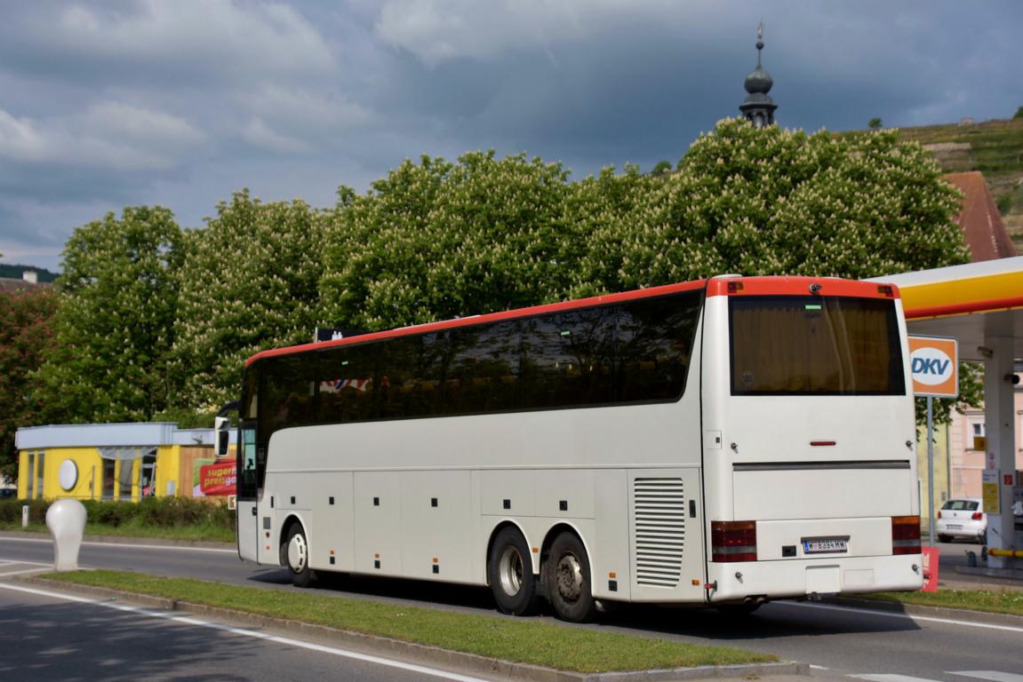 Van Hool T917 aus Wien in Krems.