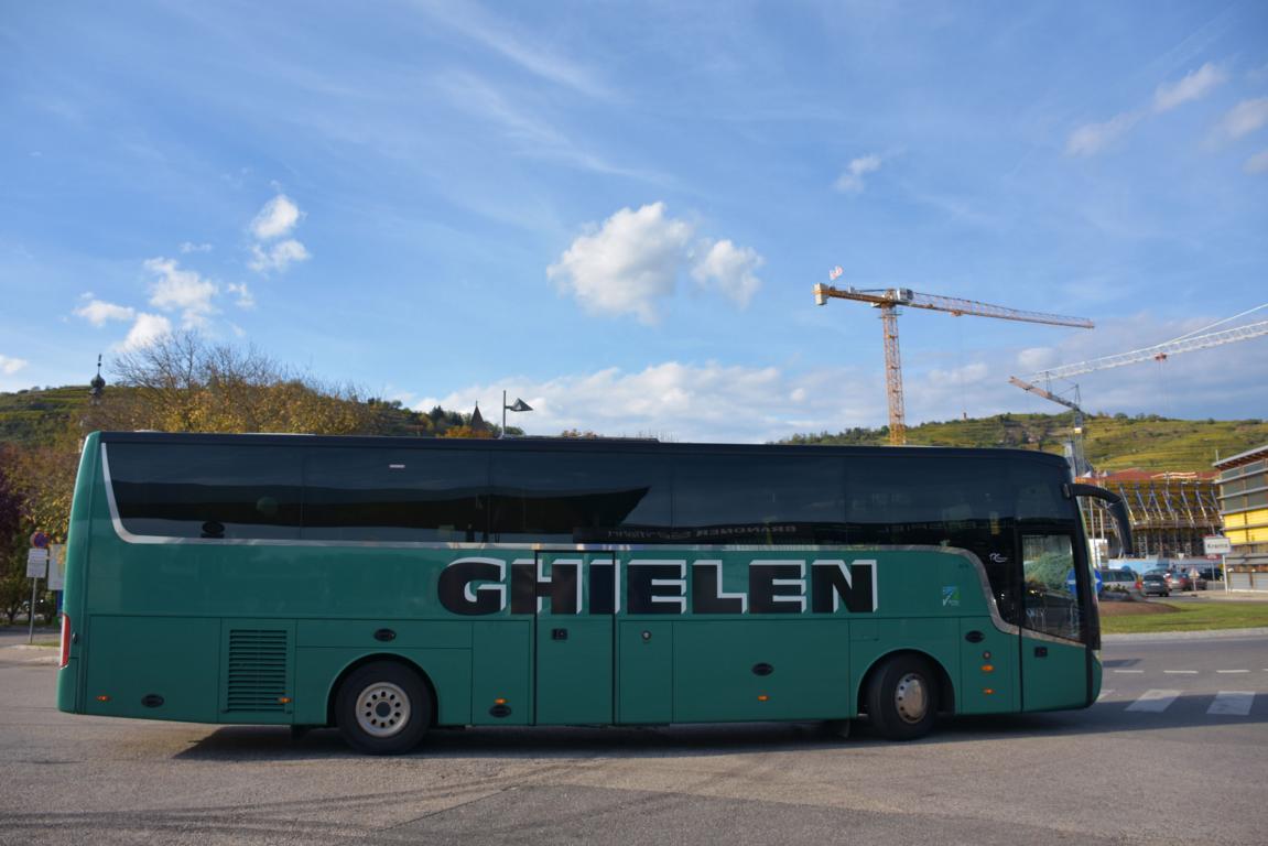 Van Hool TX von GHIELEN Reisen aus den NL 10/2017 in Krems.