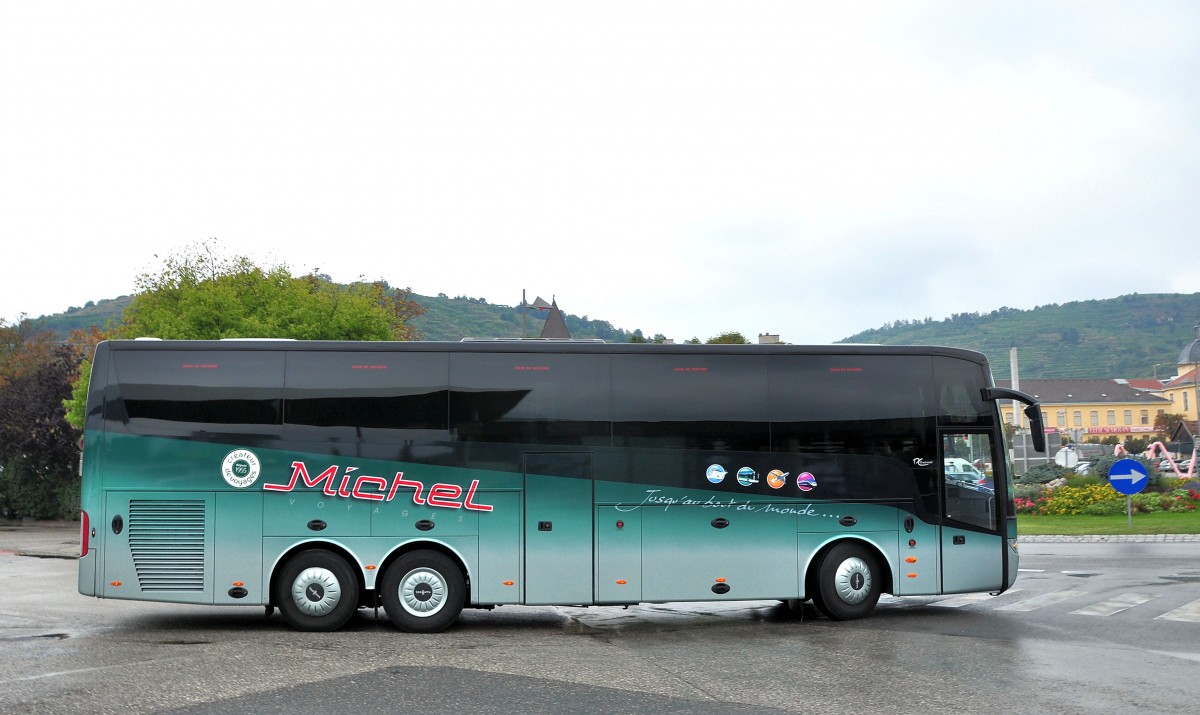 VAN HOOL TX15 Astronef aus Frankreich im August 2013 in Krems.