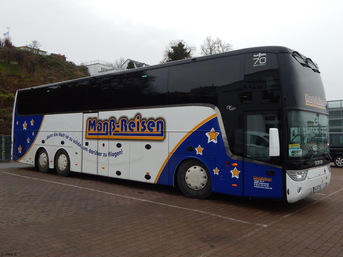 Van Hool TX17 von Manß-Reisen aus Deutschland im Stadthafen Sassnitz. 