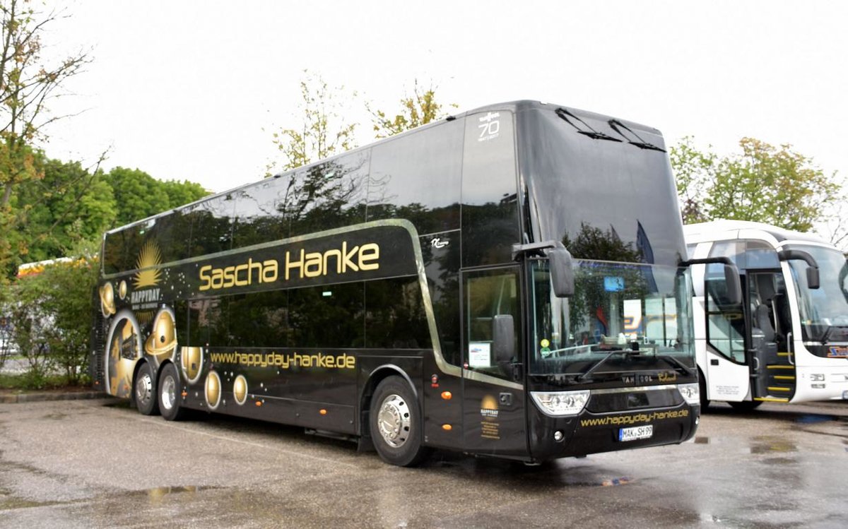 Van Hool TX27 Astromega von Sascha Hanke Reisen aus der BRD im Mai 2018 in Krems.