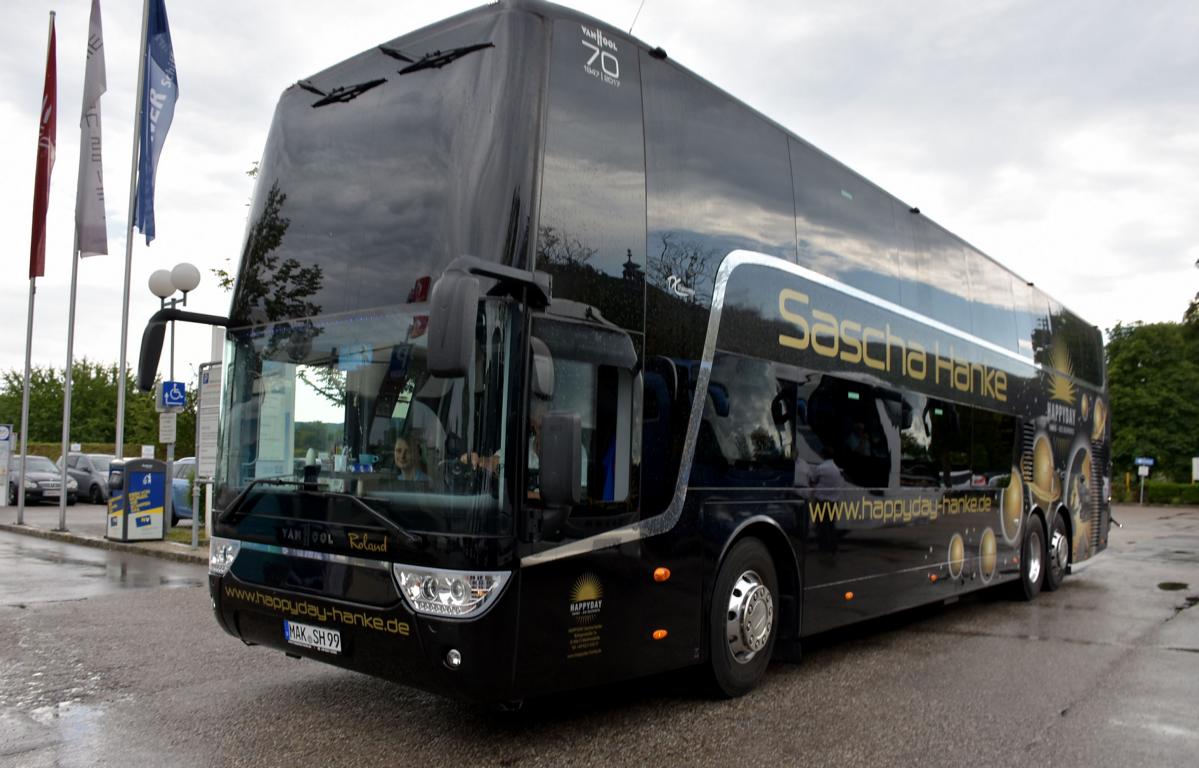 Van Hool TX27 Astromega von Sascha Hanke Reisen aus der BRD im Mai 2018 in Krems.