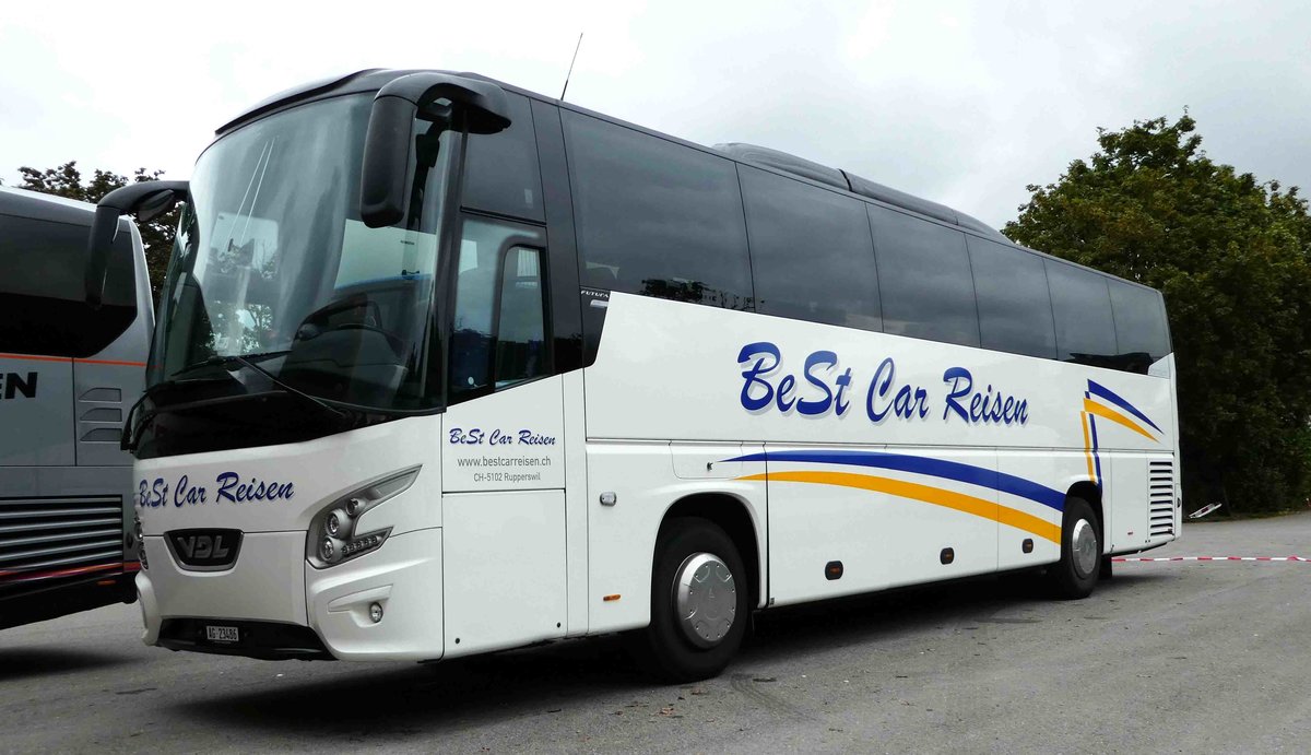 VDL Futura von  BeSt Car Reisen  aus der Schweiz steht auf der Veterama-Parkplatz in Mannheim im Oktober 2016