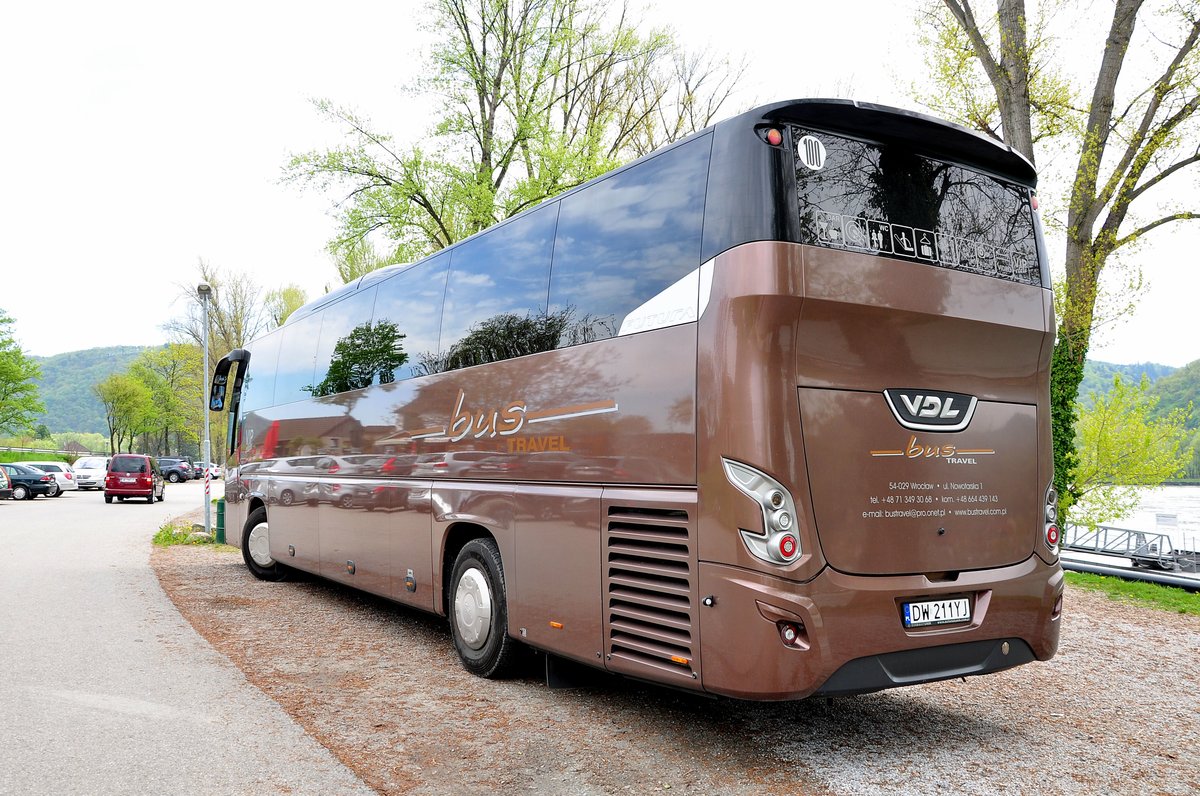 VDL Futura von Bus Travel aus PL in Drnstein/Wachau/Niedersterreich gesehen.