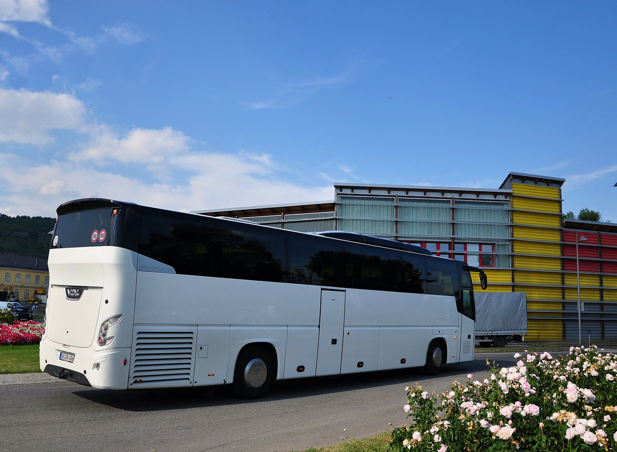 VDL Futura von Klinzing Reisen aus der BRD in Krems gesehen.