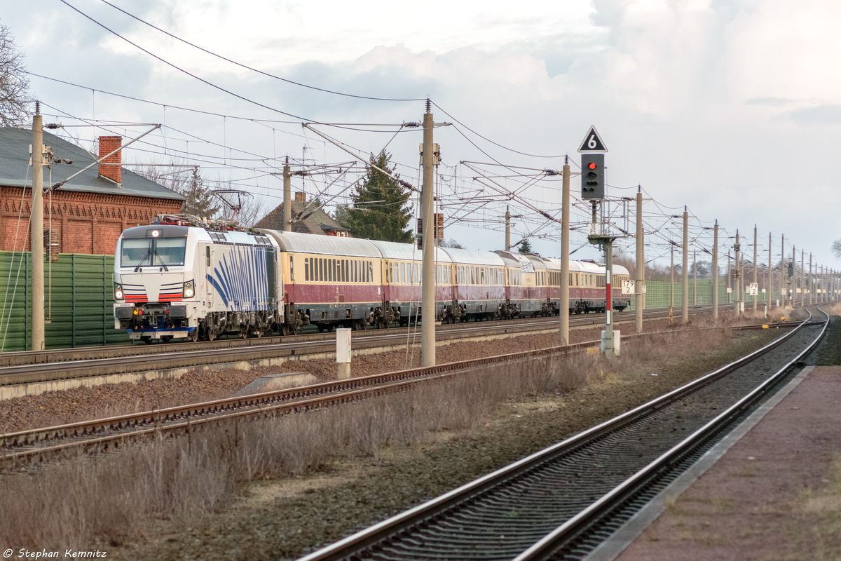 Vectron Lokomotion-Zebra 193 772-1  Viola  mit dem AKE Rheingold von Dresden Hbf über Leipzig und Berlin nach Koblenz Hbf in Großwudicke. 02.01.2017